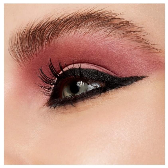 New MAC Makeup Eyeshadow - Picture 4 of 5